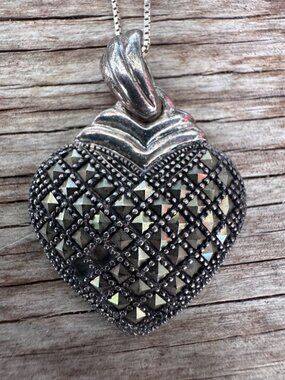 925 Sterling Silver Marcasite Heart Pendant Necklace Box Chain 7.71g